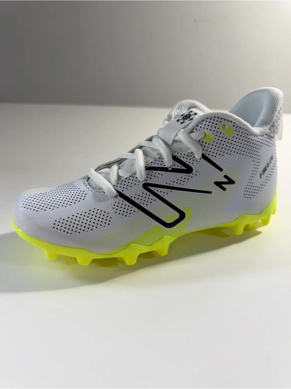 New Balance FreezeLX4 Jr WhitenYellow Lacrosse Cleats Boys Size 2 New